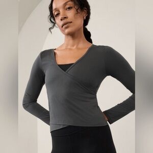 NWT ATHLETA Fast Track With Ease Rib Reversible Wrap Top Black Sand Medium